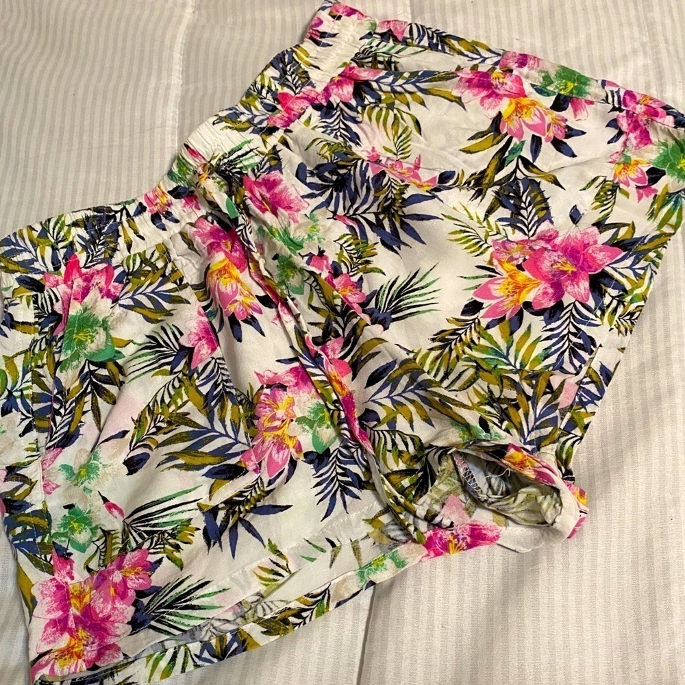 JOE B Floral Shorts Size S